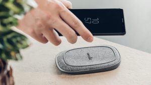 Porto-Q-Portable-Battery-with-Built-in-Wireless-Charger